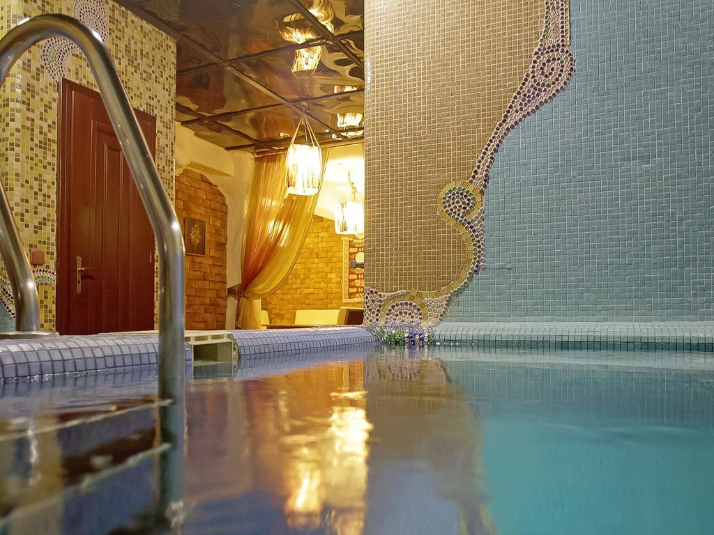 Hotel Kilikiya Užhorod Esterno foto