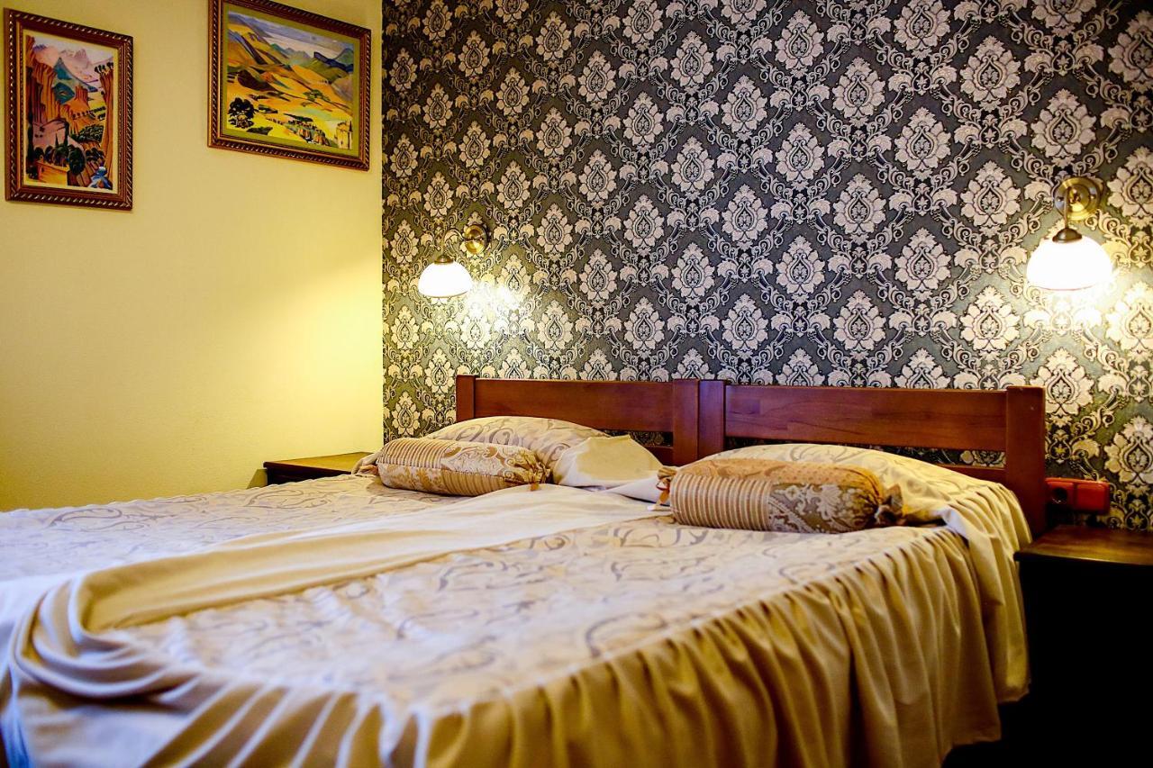 Hotel Kilikiya Užhorod Esterno foto