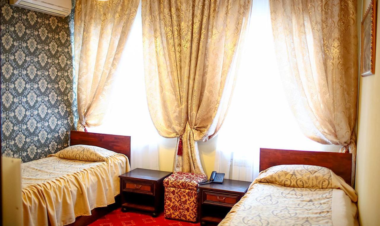 Hotel Kilikiya Užhorod Esterno foto