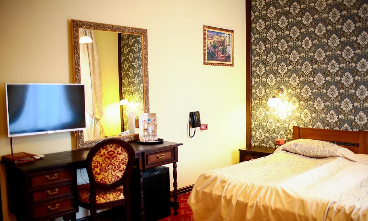 Hotel Kilikiya Užhorod Esterno foto