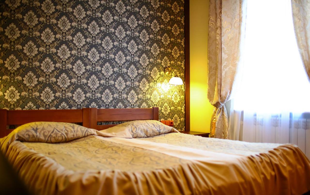 Hotel Kilikiya Užhorod Esterno foto